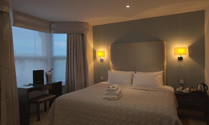 Seven Kings Hotel | McCafferty's Guesthouse Ilford