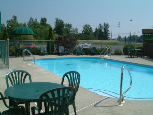 Morrisburg Hotel | McIntosh Country Inn & Conference Centre