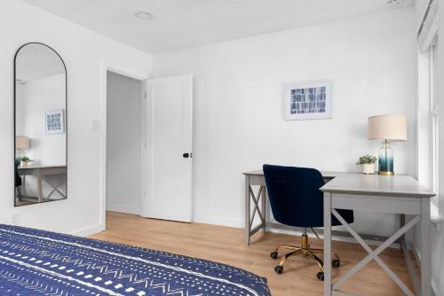 South Lamar House | MCM Condo Near Downtown SoCo Pet Friendly