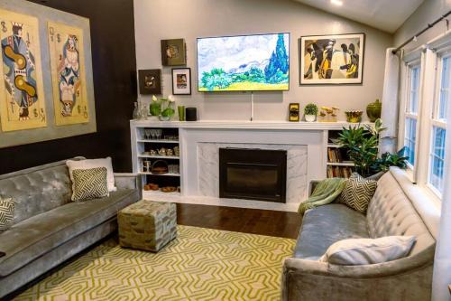 Cheverly Apartment | MCM w HotTub, Metro, Games, Grill, Tons of Space