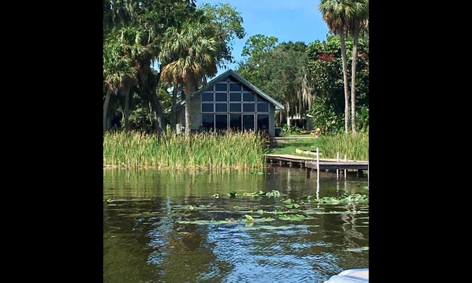 Fedhaven House | McRobinstone Lakehouse - perfect mid century getaway on sleepy Lake Pierce
