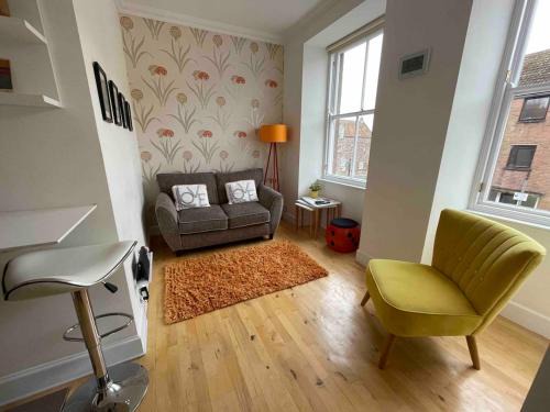 Berwick-upon-Tweed Apartment | Me and You Sleeps 2 - Central Apartment in Berwick Northumberland