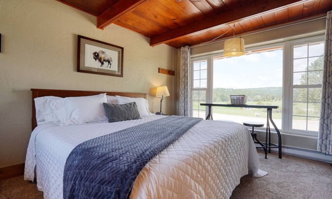 Hot Springs Cabin | Meadow Cabin at Highland Meadows - Secluded Getaway