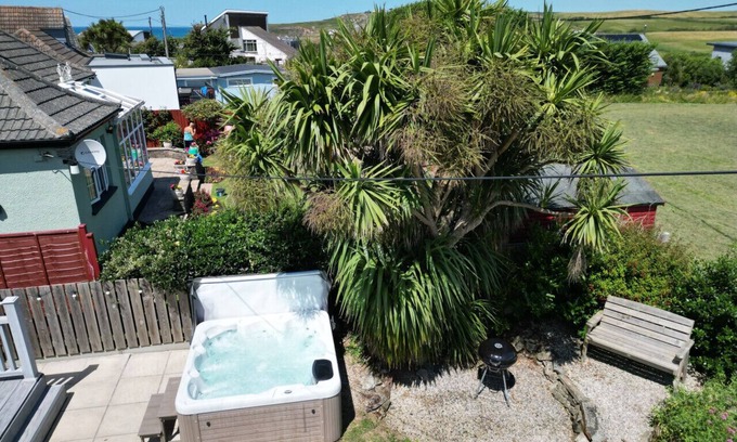 Widemouth Bay Apartment | Meadow View - Widemouth Bay Cornwall