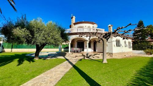 Miami Platja Villa | MEDDAYS VILLA CAPRICHO
