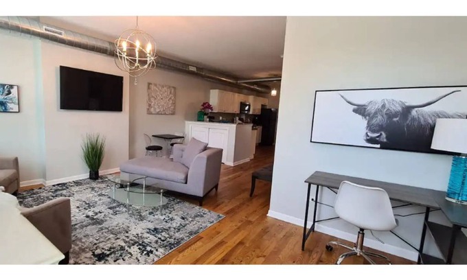 Tri-Taylor Apartment | Medical District Gem II