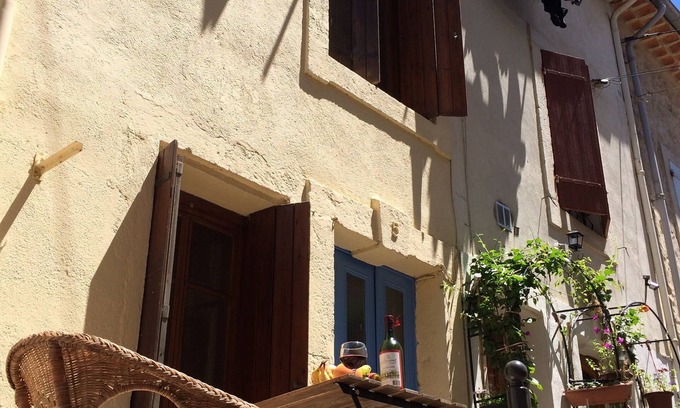 Villeneuve-les-Beziers House | Medieval townhouse in historic village
