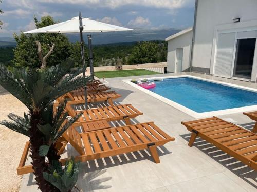 Muc Villa | Mediterranean 5 rooms house with pool