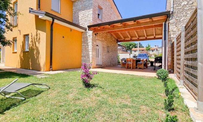 Dajla House | Mediterranean and dog-friendly holiday home with large garden