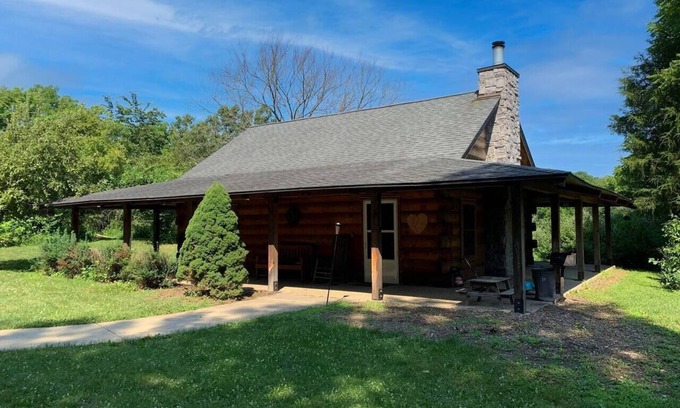 Orange Prairie Cabin | Megan’s Lodge - A Secluded Get-a-way