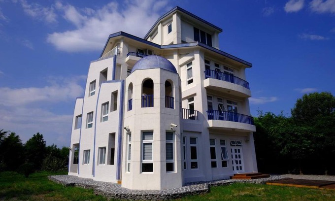 Dongshan Bed & Breakfast | Meihua Lake Corner B&B