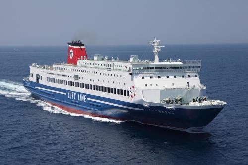 Kitakyushu Boat Rental | Meimon Taiyo Ferry 1st sailing from Kitakyushu to Osaka