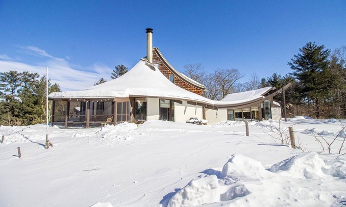 Central Frontenac Cottage | Meisel House - Four Bedroom Cottage, Sleeps 10