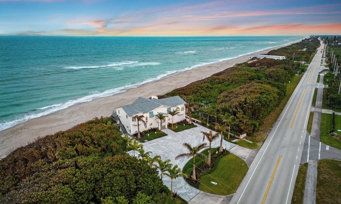 Melbourne Beach Condo | Melbourne Beachfront Oasis - Cocoa Beach Bungalow