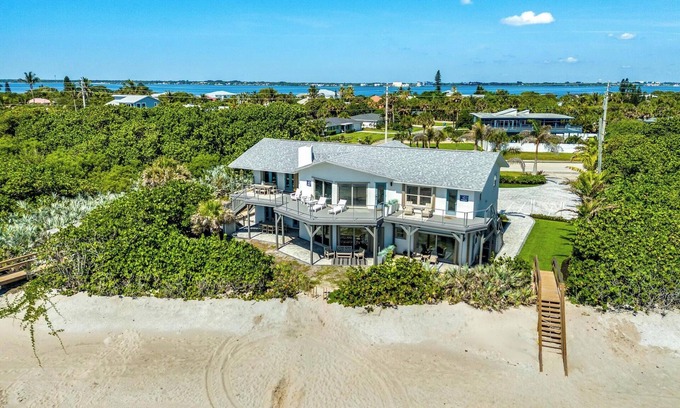 Melbourne Beach Condo | Melbourne Beachfront Oasis - Dune Sunrise Villa