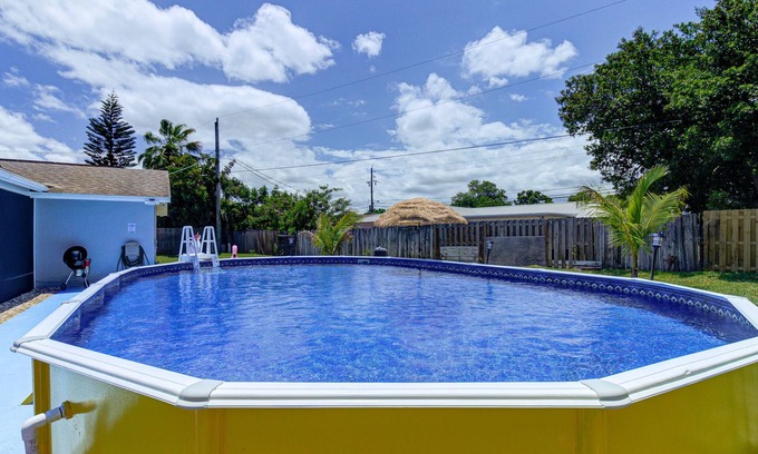 Melbourne House | Melbourne home w/King beds, HEATED Pool, 10 mins to the beach and near USSSA!