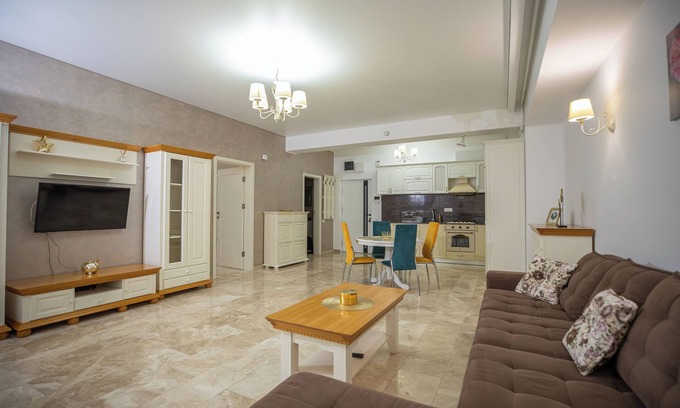 Constanta Apartment | Melia 5 elegant seaside apartment in enchanting Constanța