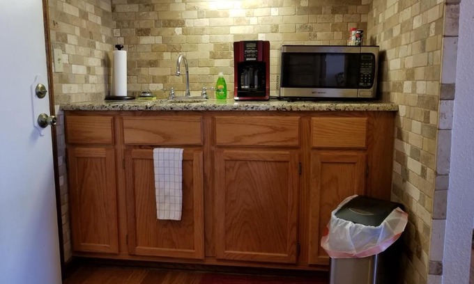 Fredericksburg Bed & Breakfast | Mendelbaum Winery Loft West