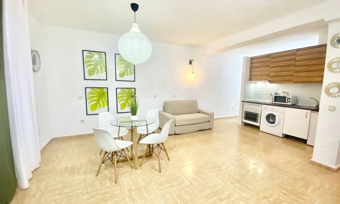 San Diego Apartment | Mendez Alvaro Callejo Street
