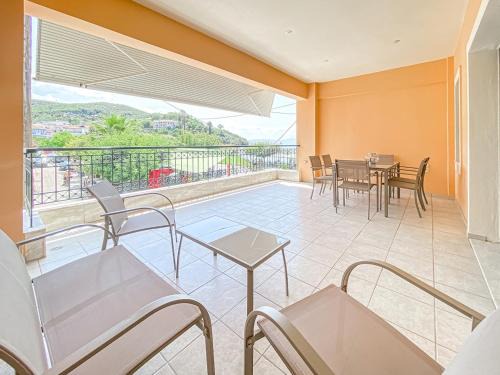 Menidion Apartment | Menidi by the sea