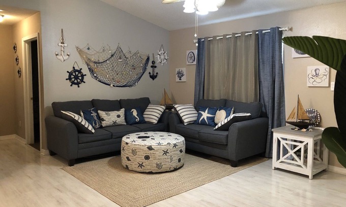 Florida Panhandle House | Mental Health Getaway W/Large Private Backyard & Hot Springs 7-Seater Hot Tub!