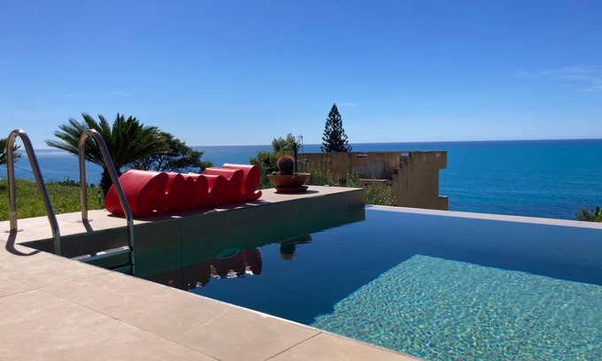 Sciacca Villa | Meravigliosa Villa con Vista su Canale di Sicilia e Piscina a Sfioro