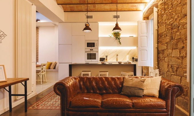 Old Town Apartment | Mercaders 3-1-1 - Holiday Apartment Rental Girona | Bravissimo