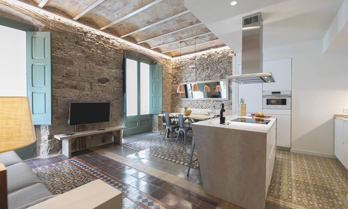 Old Town Apartment | Mercaders 3-1-2 - Holiday Apartment Rental in Girona | Bravissimo
