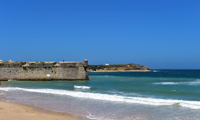 Peniche de Cima Bed & Breakfast | Mercearia d'Alegria Boutique B&B