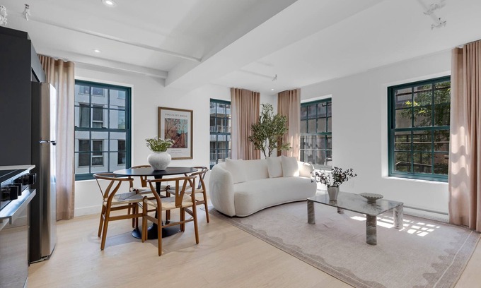 International District Apartment | Mercer-1 Bedroom Corner -Free parking