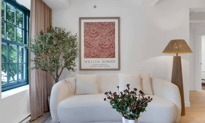 Cite Multimedia Apartment | Mercer- 2 Bedrooms 2 Bathrooms+ Free parking