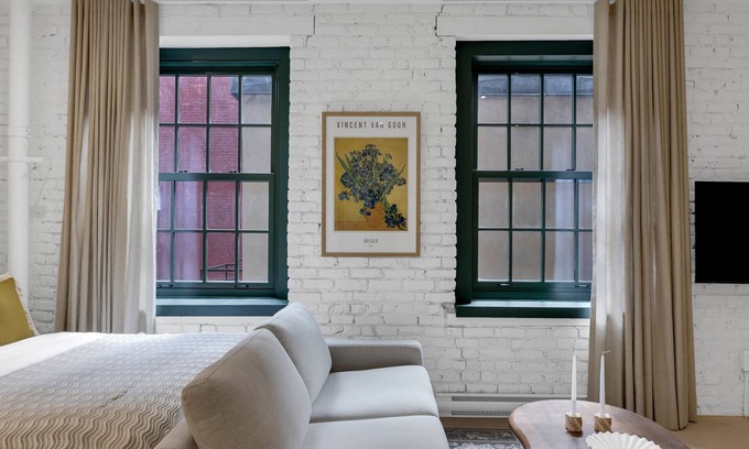 Griffintown Apartment | Mercer- 2Beds Queen Ensuite- Free Parking