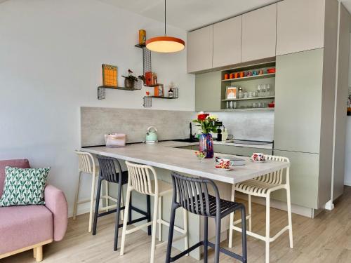 Old Town Apartment | Meridian Bratislava - Stylish Brand New Apartment in the City Center & Free Garage Parking