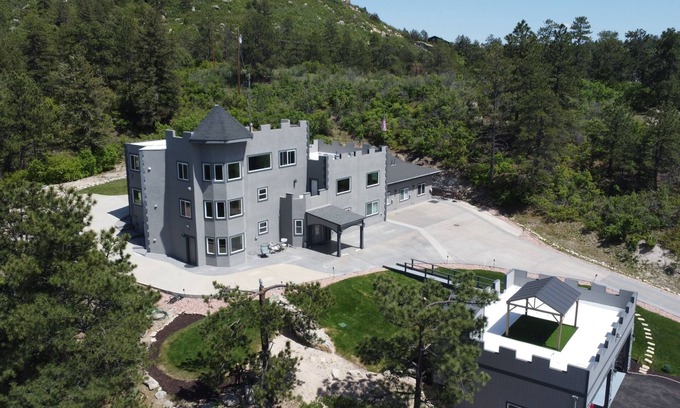 Castle Rock Condo | Merlin 3BR 3BA Sleep4 CamperPark Shop Golf