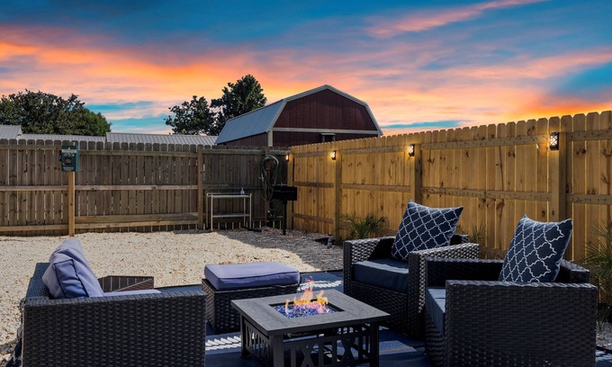 Panama City House | 🧜🏼♀️Mermaid Kisses-St Andrews Charmer! Sleeps 8 and 10 minutes to the 🏝️