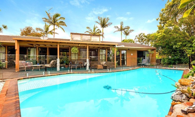 Mermaid Waters House | Mermaid Waters, Gold Coast Holiday Home + Private Pool