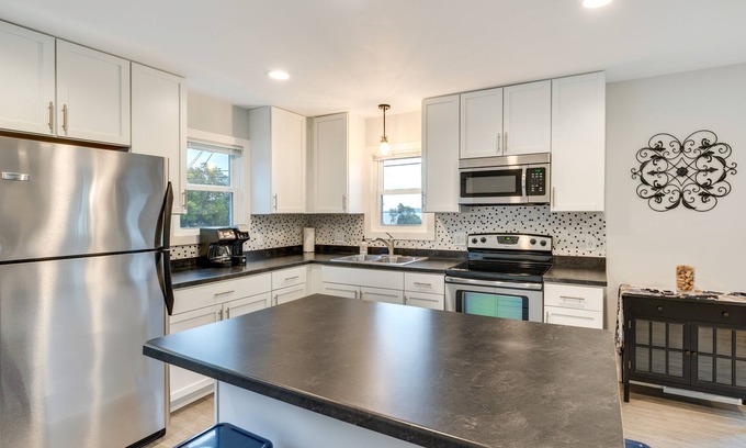 Merrimac House | Merrimac Retreat w/ Deck: Walk to Lake Wisconsin!
