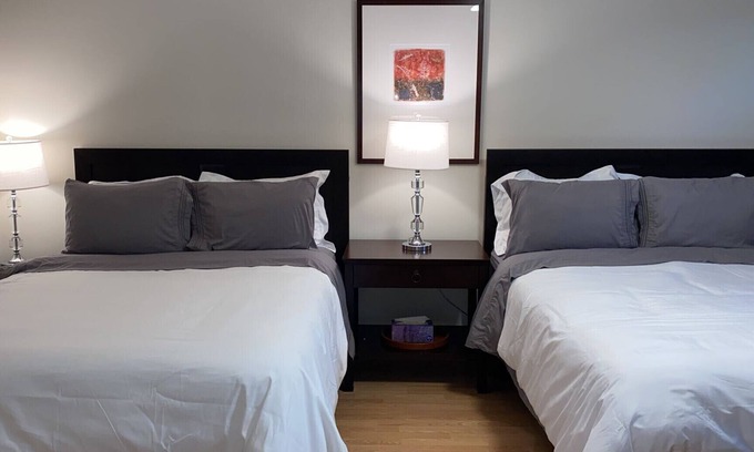 Merritt House | Merritt Crown Hill - 1 bedroom w/AC Suite 200