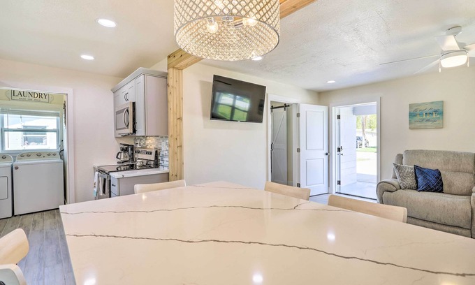 Hampton Homes Cottage | Merritt Island Home w/Spa - 8 Mi to Cocoa Beach!
