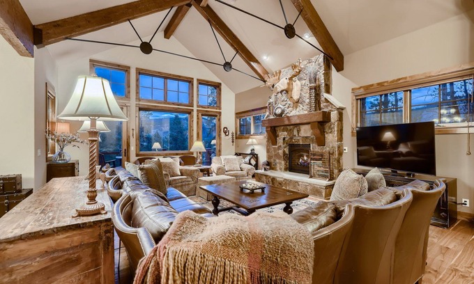 Fairways House | Merry Moose Lodge: Private Hot Tub, On Breckenridge Golf Course, Gas Grill