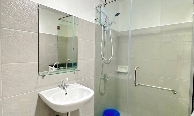Poblacion District Condo | Mesatierra Condo Unit