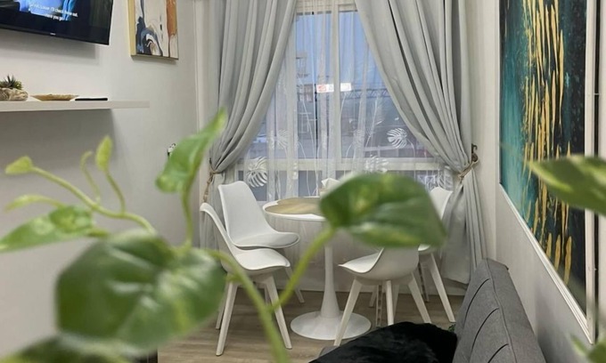 Bantud Hacienda Condo | Mesavirre Bacolod | High Floor, Beautifully Furnished 1BDM w/Balcony @ LOPEZ LUX.