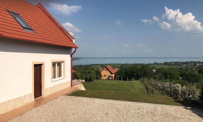 Balatonalmadi House | Mesgye Villa