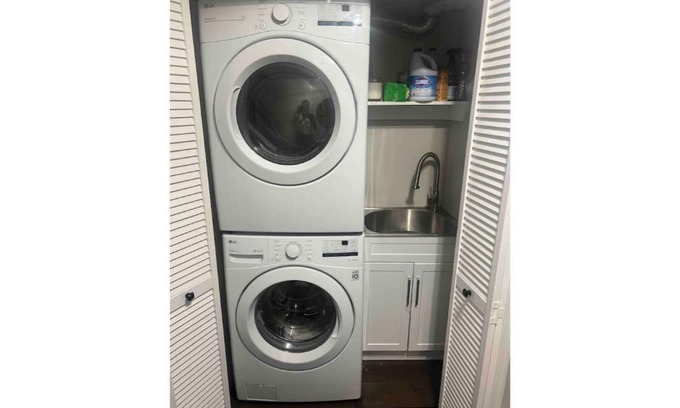 Fairlawn House | Message me for additional Discount |FREE Parking