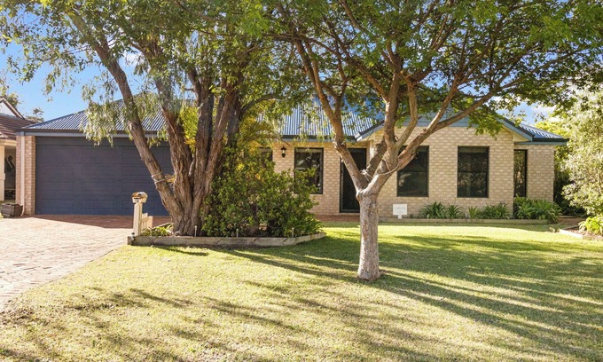 City Of Busselton House | Meters to Beach, Short Walk to Town!