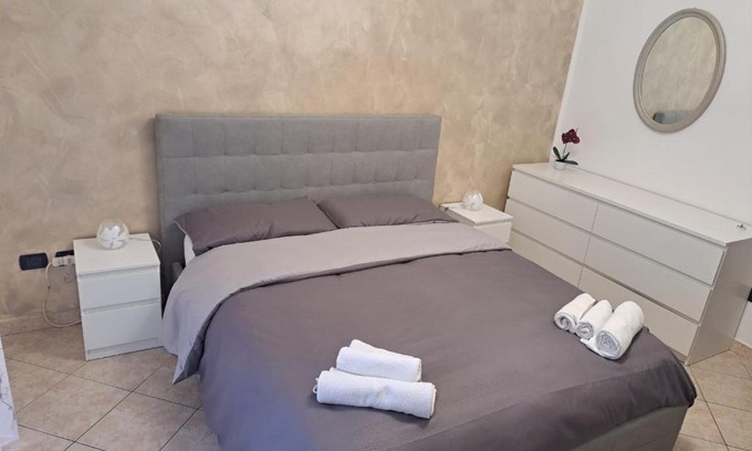 Parella Apartment | Metro-Massaua