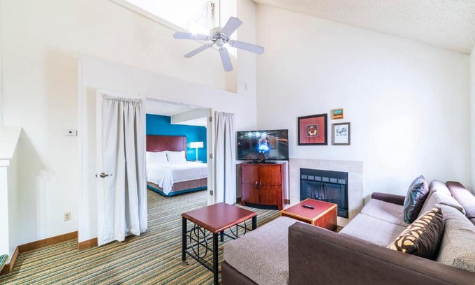 North Mountain Apartment | Metro PHX Upstairs open plan 1bd plus LOFT sleeps 6 modern design HEATED POOL