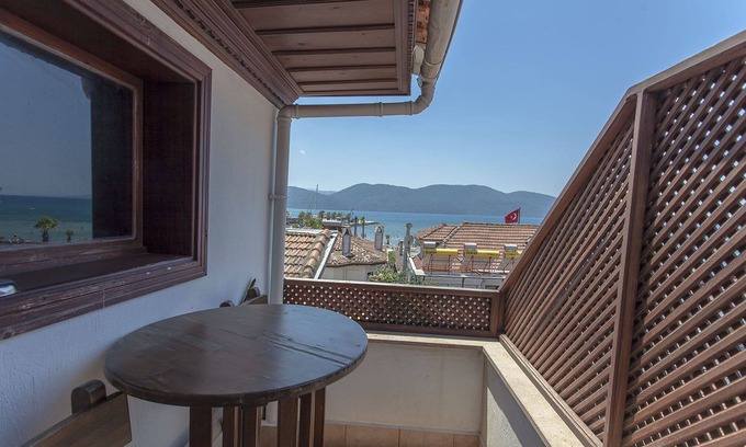 Akyaka City Center Hotel | Mevsim Otel