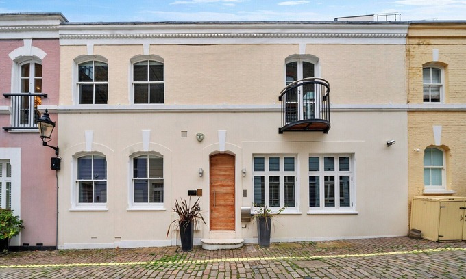 Knightsbridge Apartment | Mews House in Knightsbridge near Hyde Park