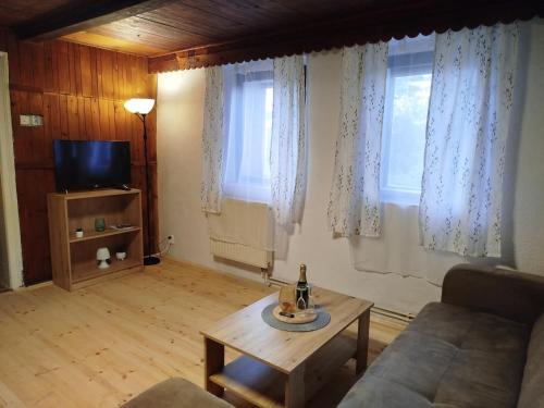 Jindrichovice Apartment | Mezi Stromy